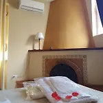 Un Tetto Di Stelle Deluxe 3* 萨莱诺