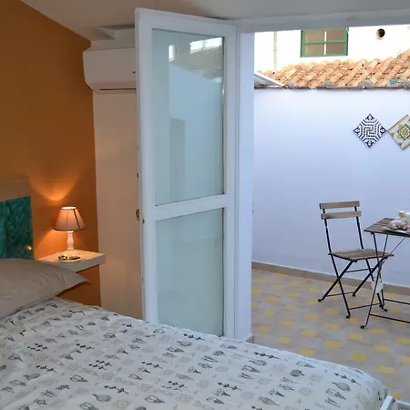 Un Tetto Di Stelle Deluxe Bed & Breakfast